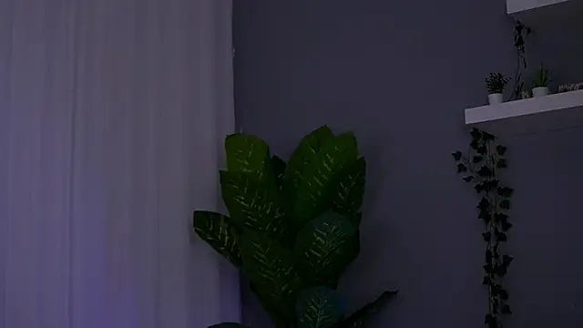 AlanaReignn webcam