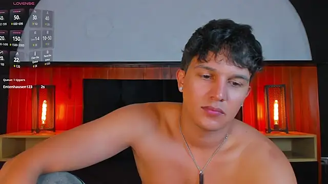 Leo_Savage_ webcam