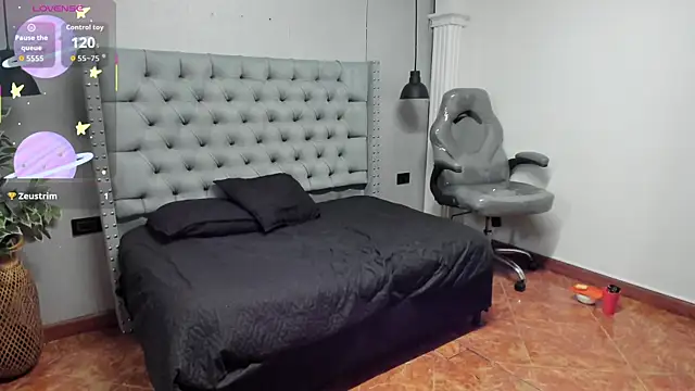 Nia_lobo webcam