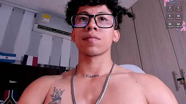 AkazaBoy_ webcam