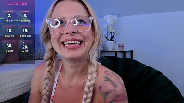 BluEyesKate webcam