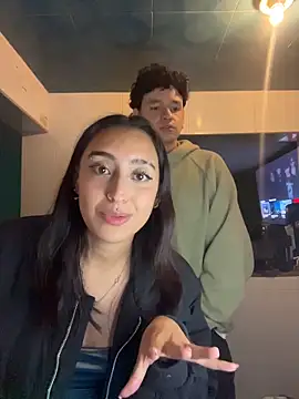 hotlatinocouple__ webcam