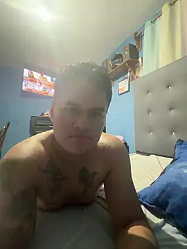 LatinoLeones webcam