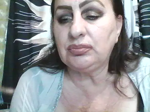 LoaqLovew webcam