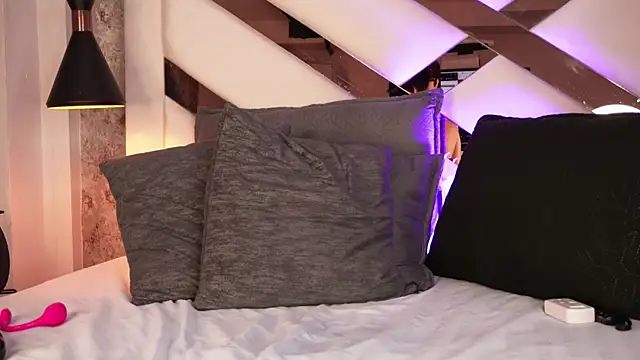 velvett_moon__ (F teen) - ❤️Dildo + lush❤️