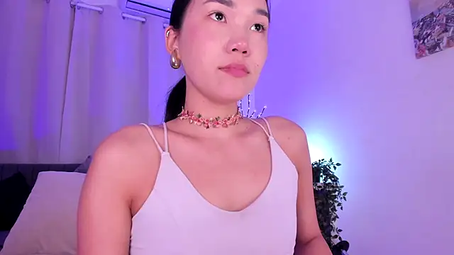 Divine_Madeleine webcam
