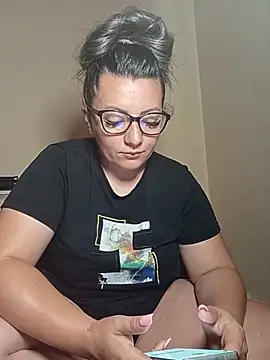 Sweetredvelvet webcam