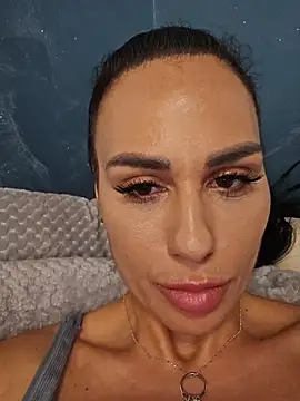 KatiaDivine webcam