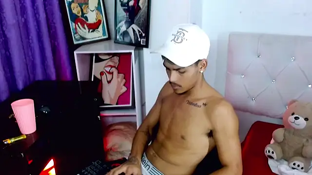 Angel_foxc13 Live Web Cam Show