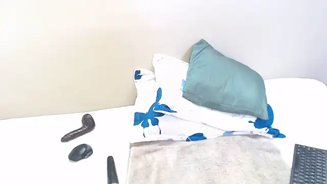 Tinnypussie webcam