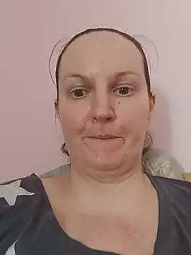 BustyLadyAlma webcam
