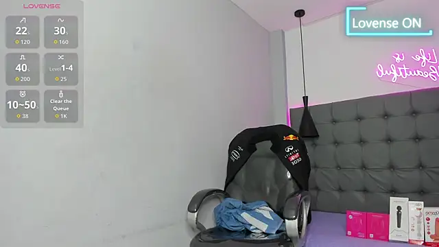 scarletcherry18 webcam