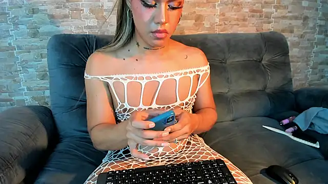 Dreams_Chloe webcam