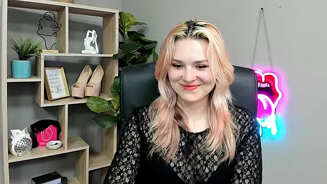 SweetLilyxo webcam