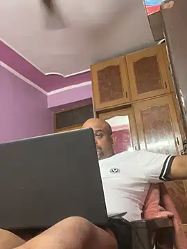 Dick_6inches_Delhi webcam