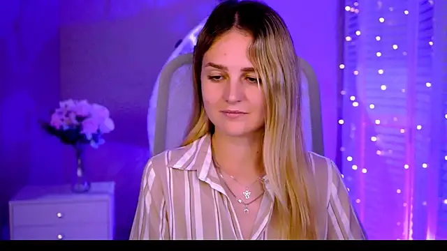 DeboraLarson webcam