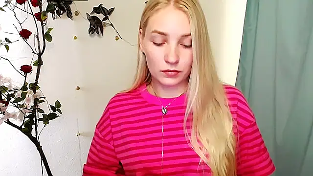 Queen_ofLove webcam