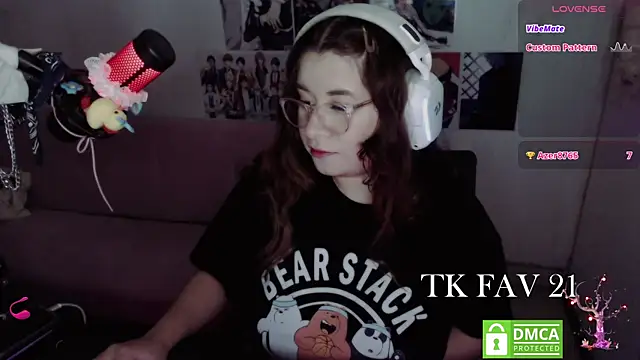 Pink_girl0n webcam