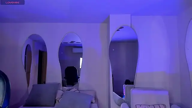 BellaConnorX webcam