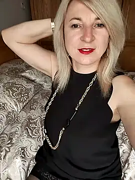 AhlyssaLove1155 webcam