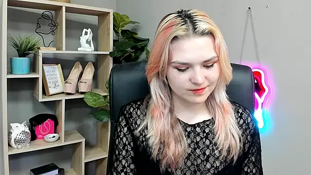 SweetLilyxo webcam