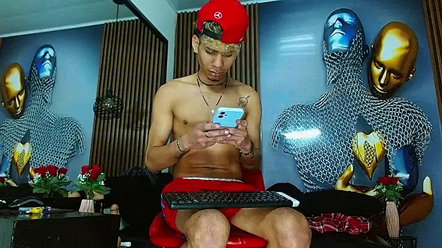 Skinny_cute_Alyer webcam