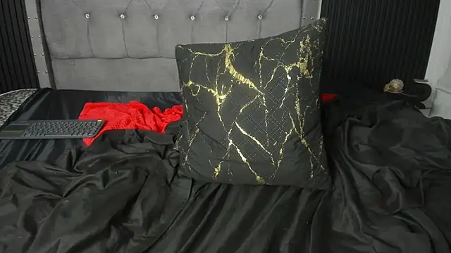 Dannae_Lux webcam