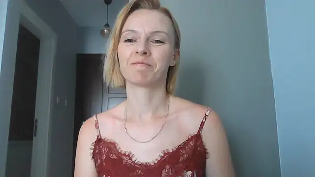 AdelleLovee_ webcam