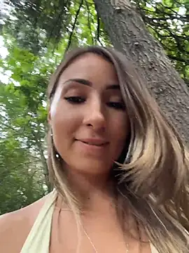 Wonder_Kari webcam
