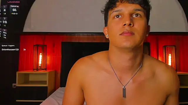 Leo_Savage_ webcam