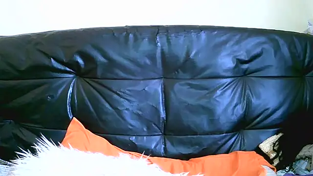 Bustypillows webcam