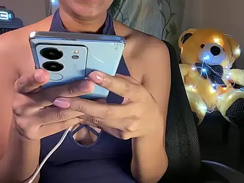 loving_mouni webcam