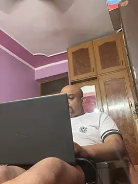 Dick_6inches_Delhi webcam