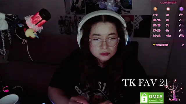 Pink_girl0n webcam