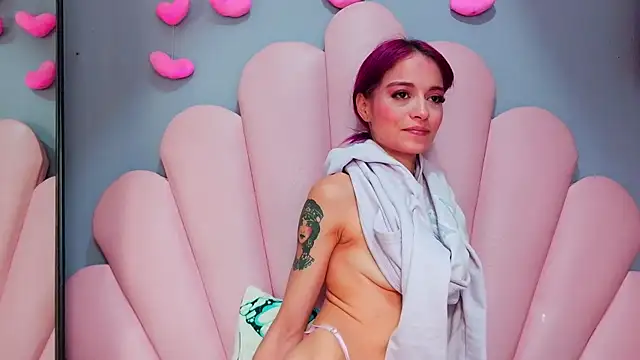 luci_miller webcam