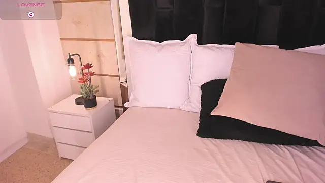 Crystal_Rose__ webcam