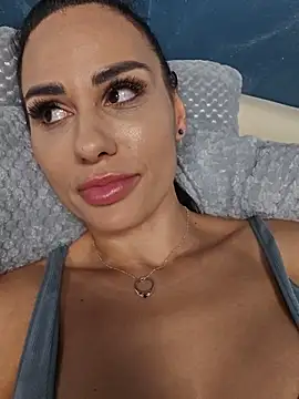 KatiaDivine webcam