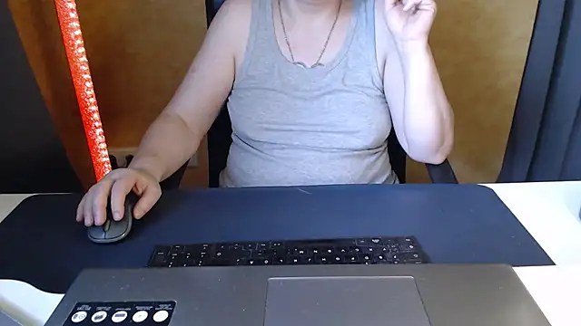 SweetPhoenix76 webcam