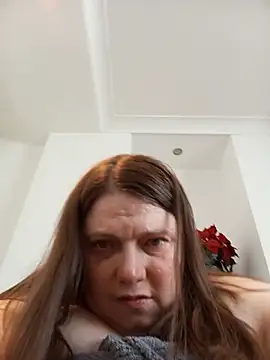 HotHornyEmmaX webcam