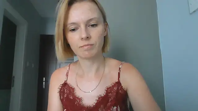 AdelleLovee_ webcam