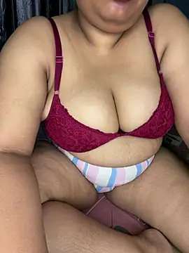 GOLDEN_CUPID webcam