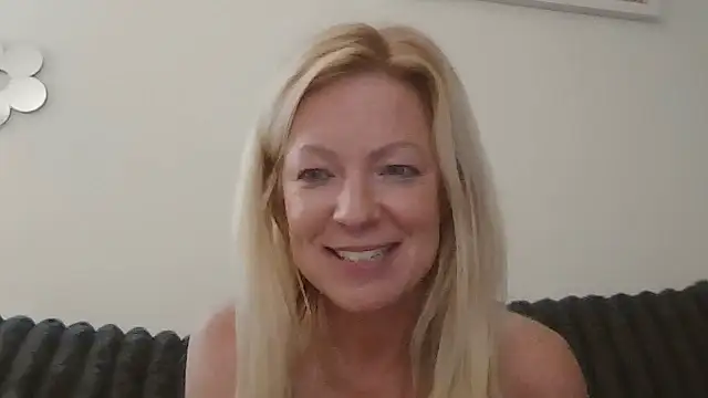 SinfulSara webcam