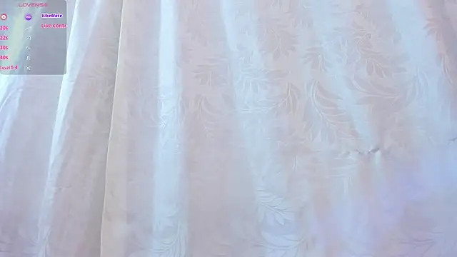 Kiara_tay live cam on StripChat