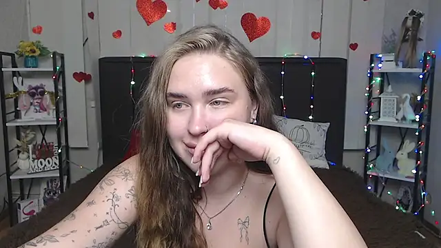 LauraHlot webcam