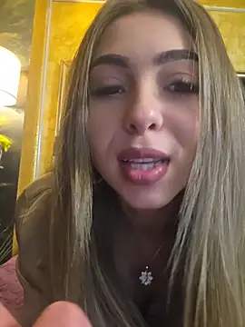 AylinRosee webcam