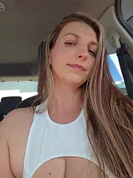 ellaxxstar live cam on StripChat