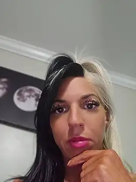 lil_jiggly live cam on StripChat