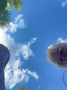 RonnieKiss webcam