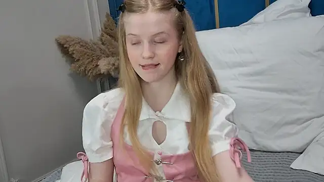 LilianHowards webcam