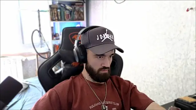 _Serious_Man webcam